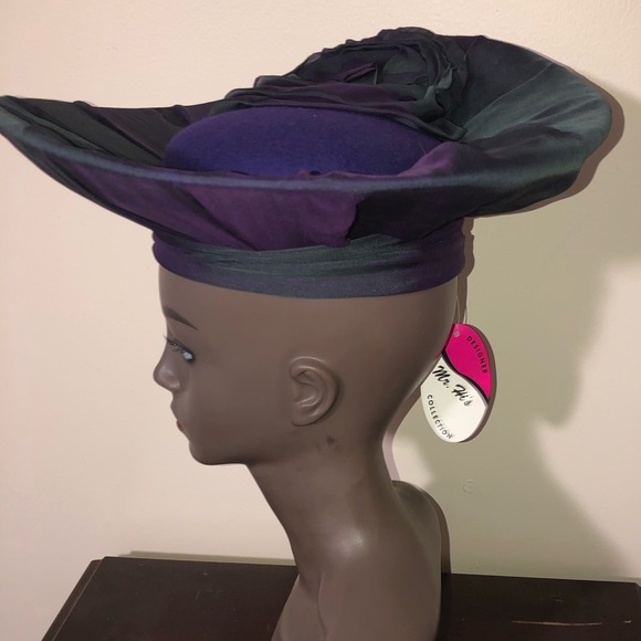 Hat - Picture 3 of 4